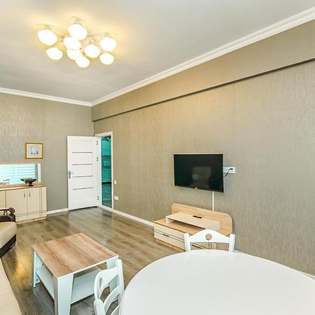 Luxury 2 Room Apartment In The Center Баку Екстер'єр фото