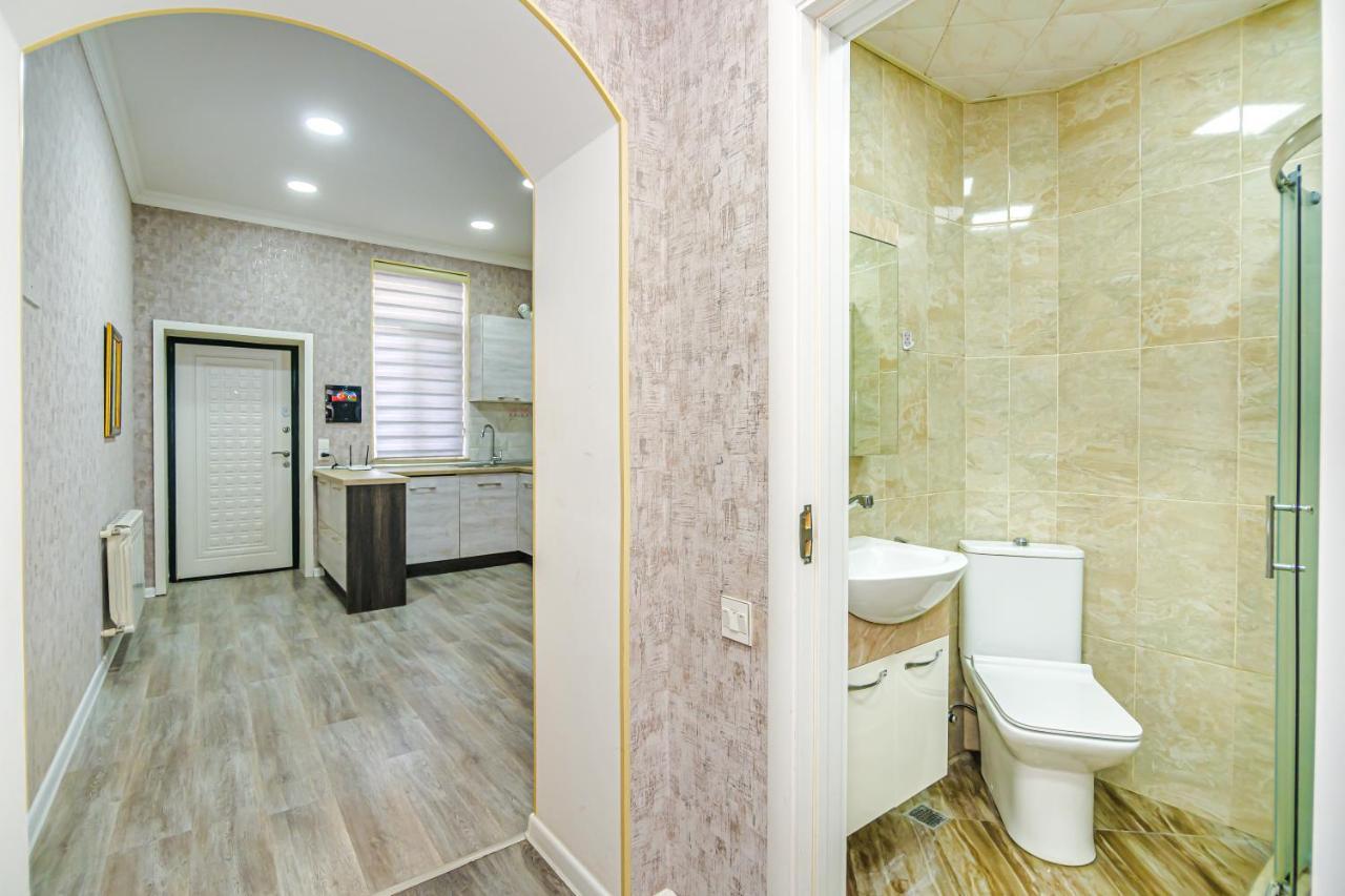 Luxury 2 Room Apartment In The Center Баку Екстер'єр фото