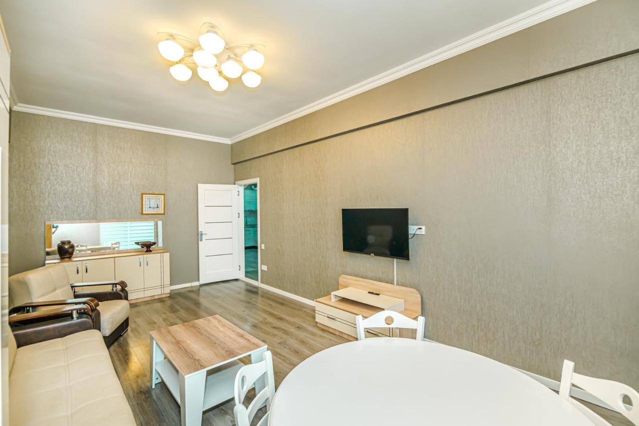 Luxury 2 Room Apartment In The Center Баку Екстер'єр фото