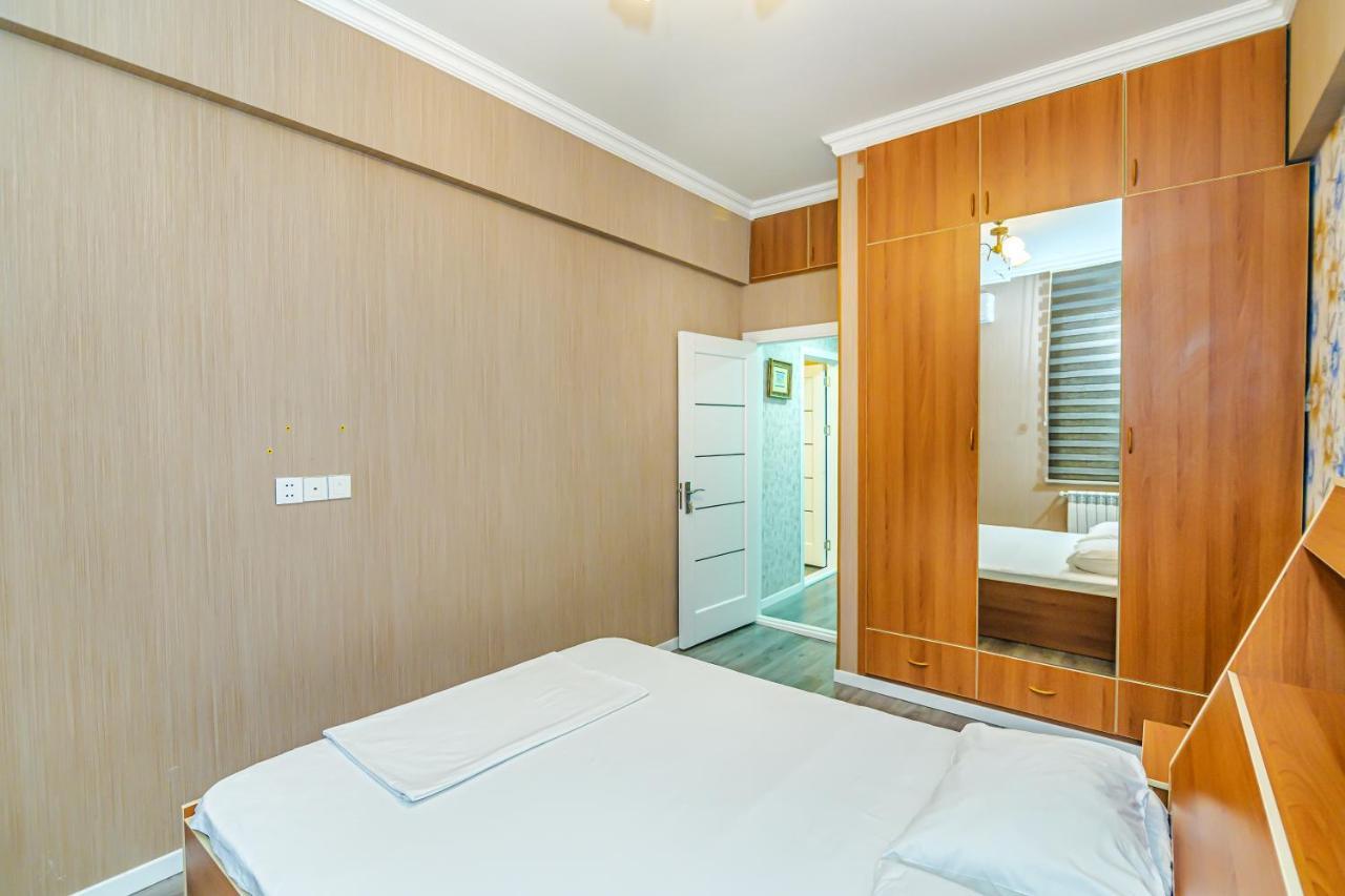 Luxury 2 Room Apartment In The Center Баку Екстер'єр фото