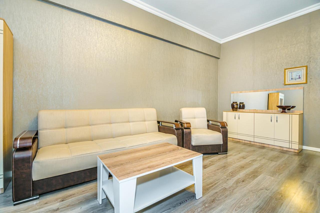 Luxury 2 Room Apartment In The Center Баку Екстер'єр фото